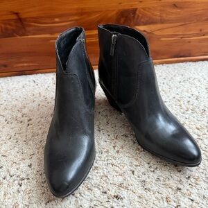 Frye Black Leather Footwear